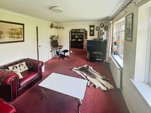 Lounge- click for photo gallery